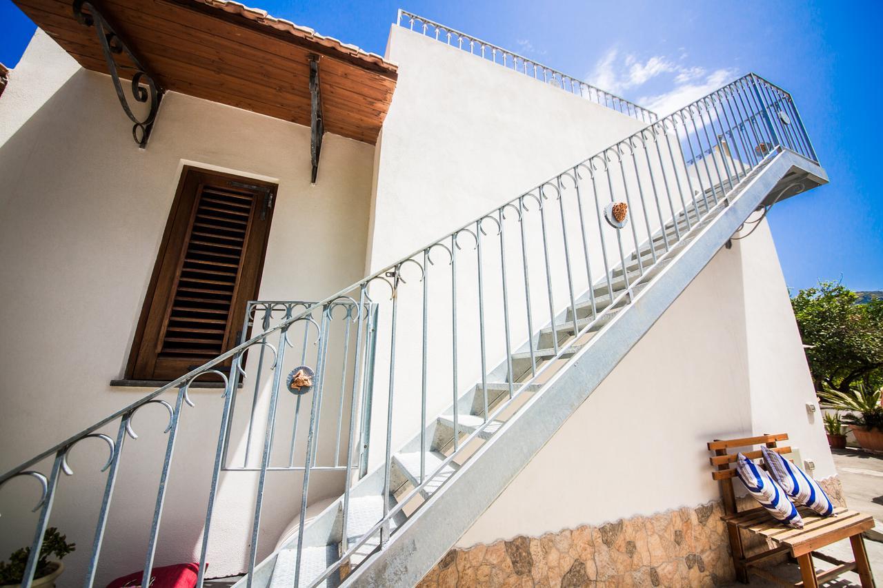 Casa Papiro Acomodação com café da manhã Lípara Exterior foto